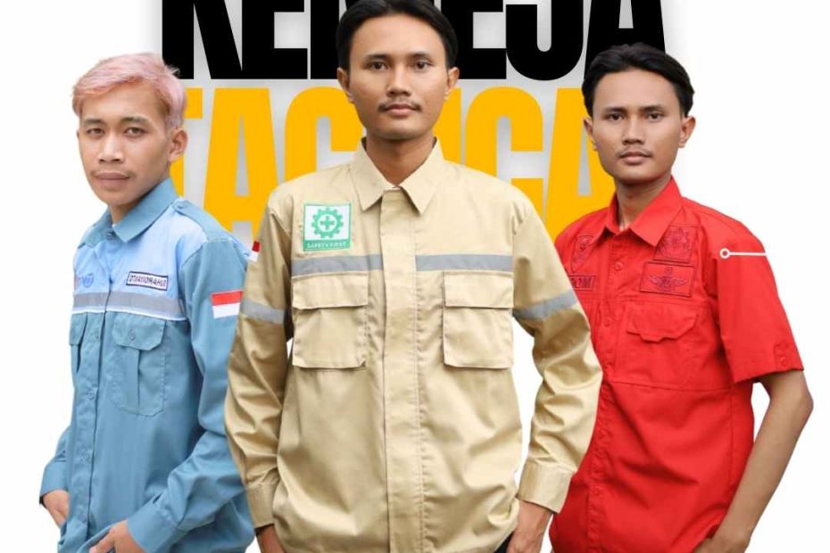 Tiga model pria berdiri sejajar mengenakan kemeja taktikal lengan pendek berbeda warna yaitu biru muda di kiri krem di tengah dan merah di kanan dengan teks besar "KEMEJA TACTICAL" di bagian atas latar belakang putih